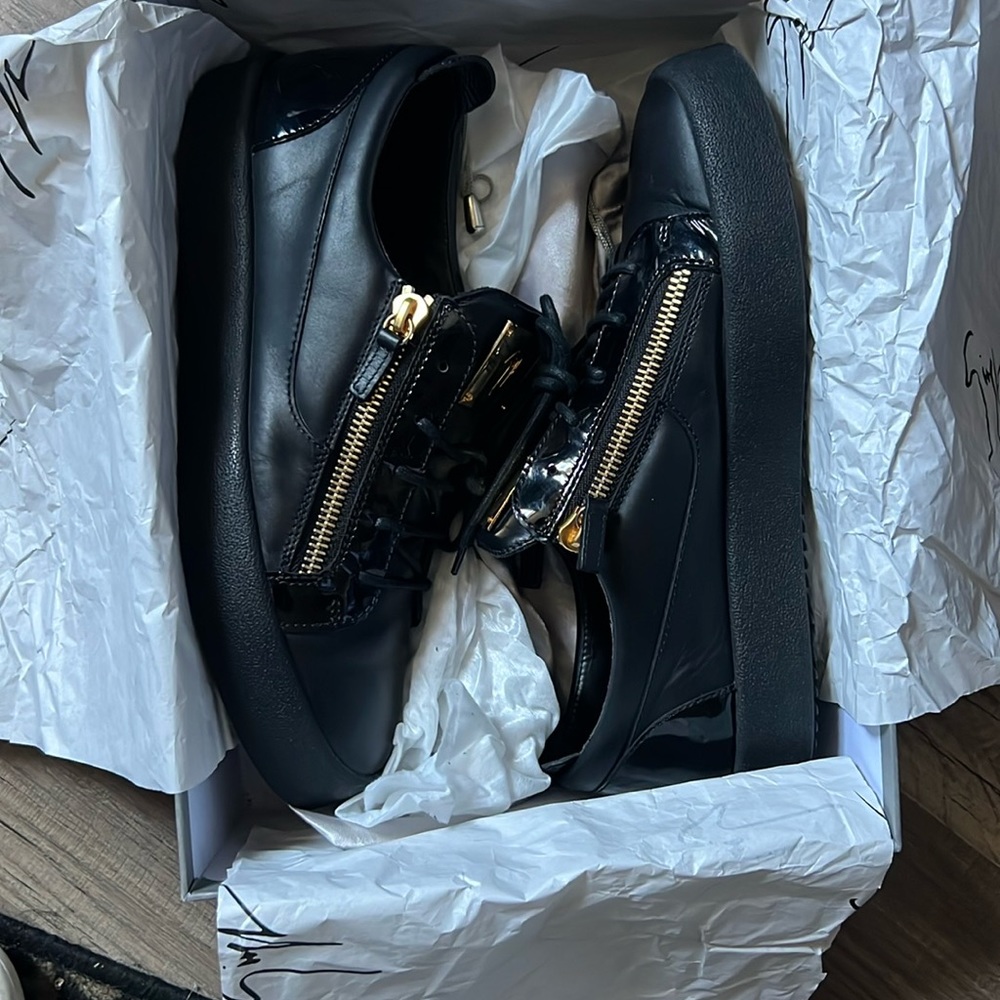 Giuseppe zanottti design